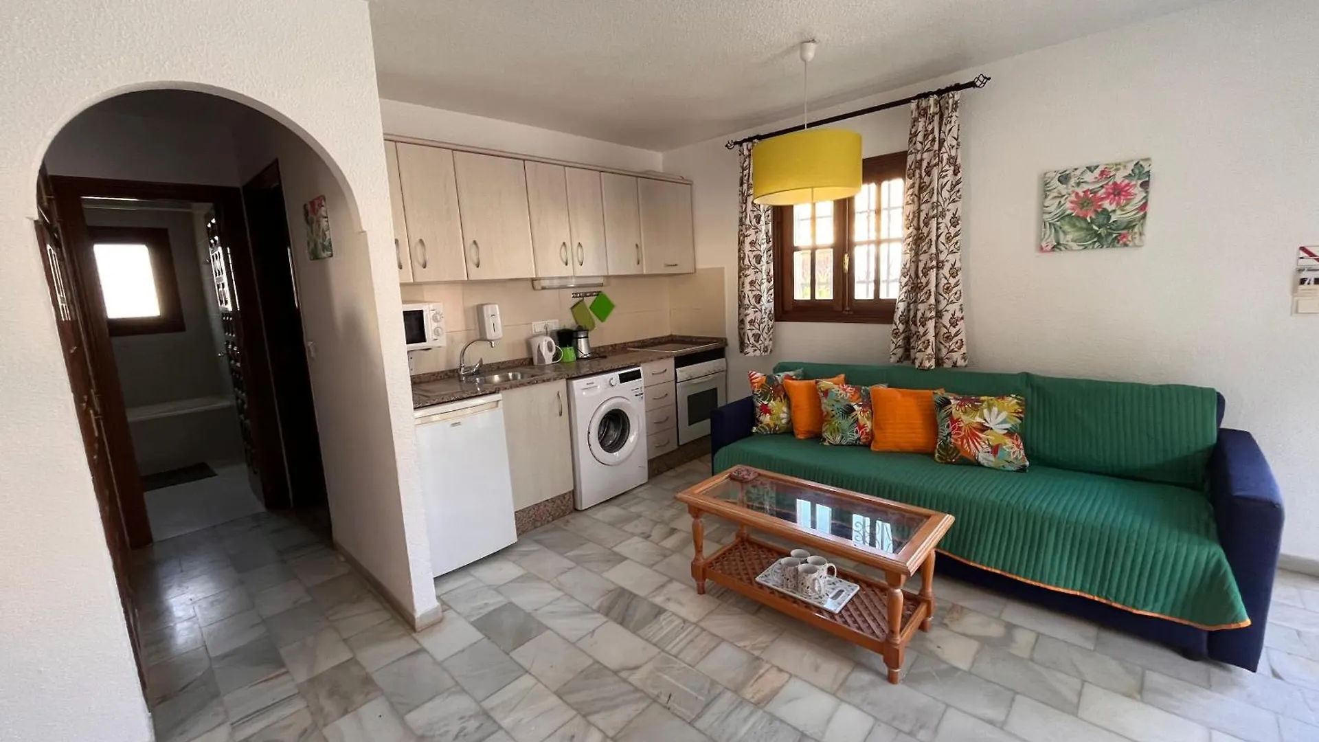 Apartamentos De Flores - Verde L'Île-Rousse 0*,  İspanya